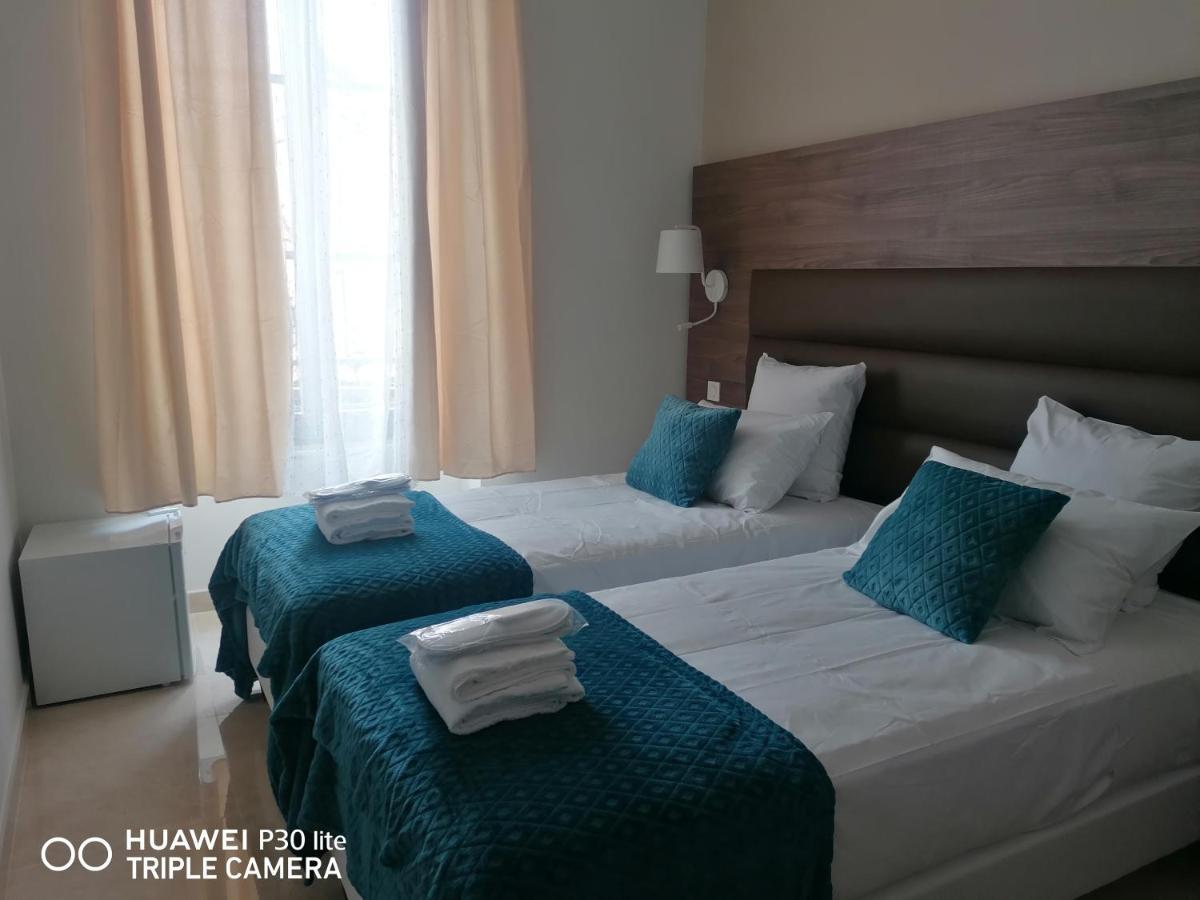 Square Hotel نيم المظهر الخارجي الصورة